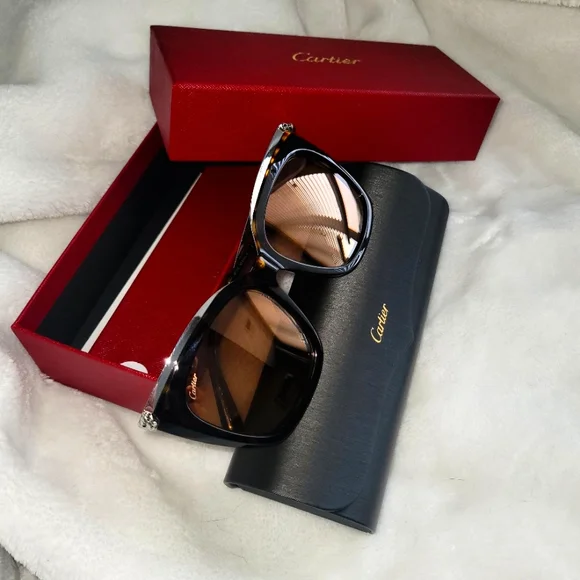 Cartier | Accessories | Cartier Panthere Ct030sa Sunglasses  display picture 3